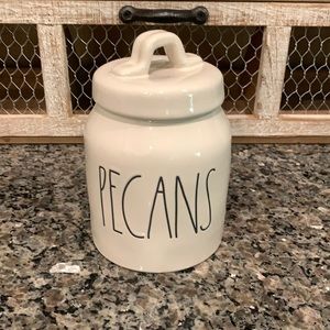 NWT Rae Dunn Pecans Canister